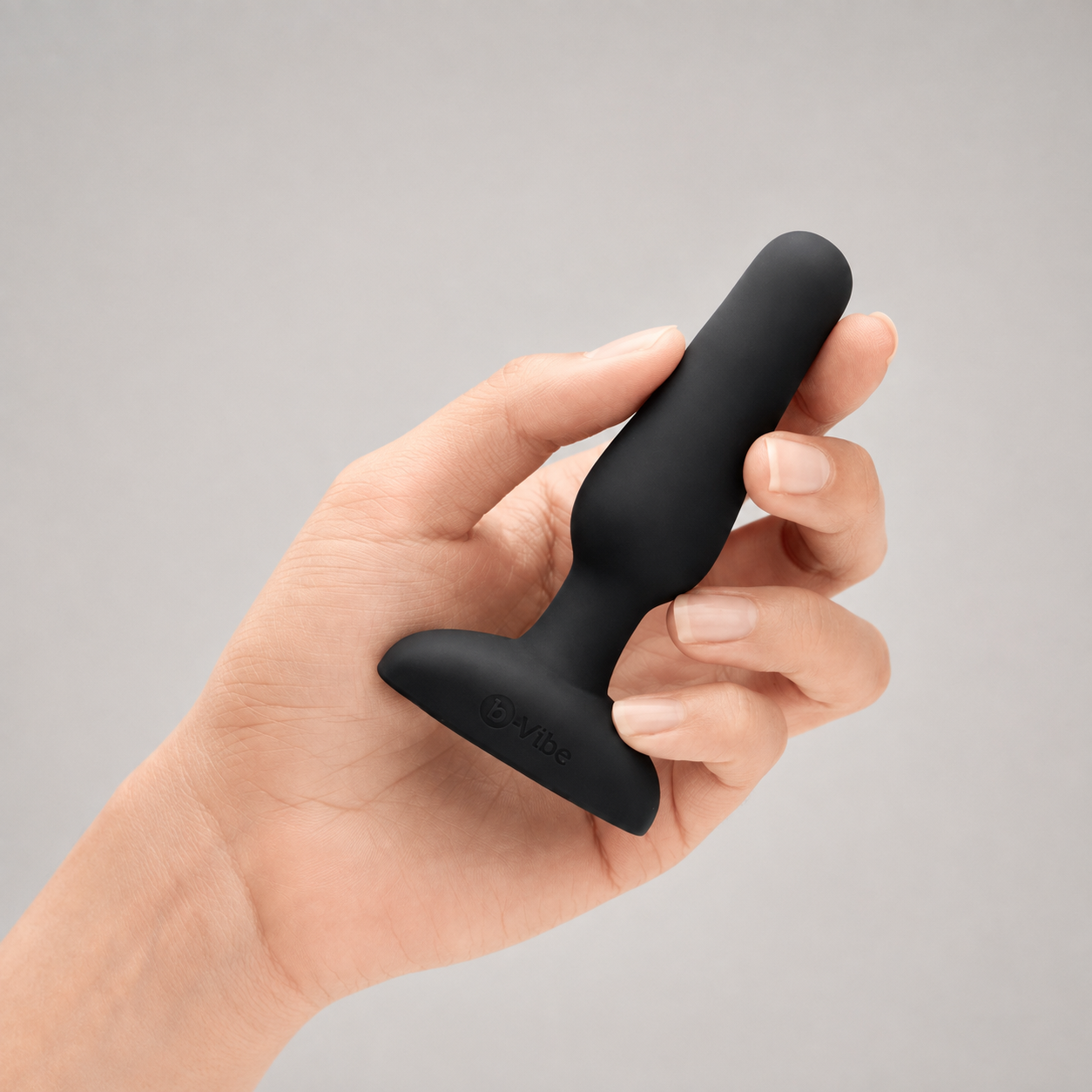 b-Vibe Novice Plug – Beginner-Friendly Remote-Controlled Anal Plug