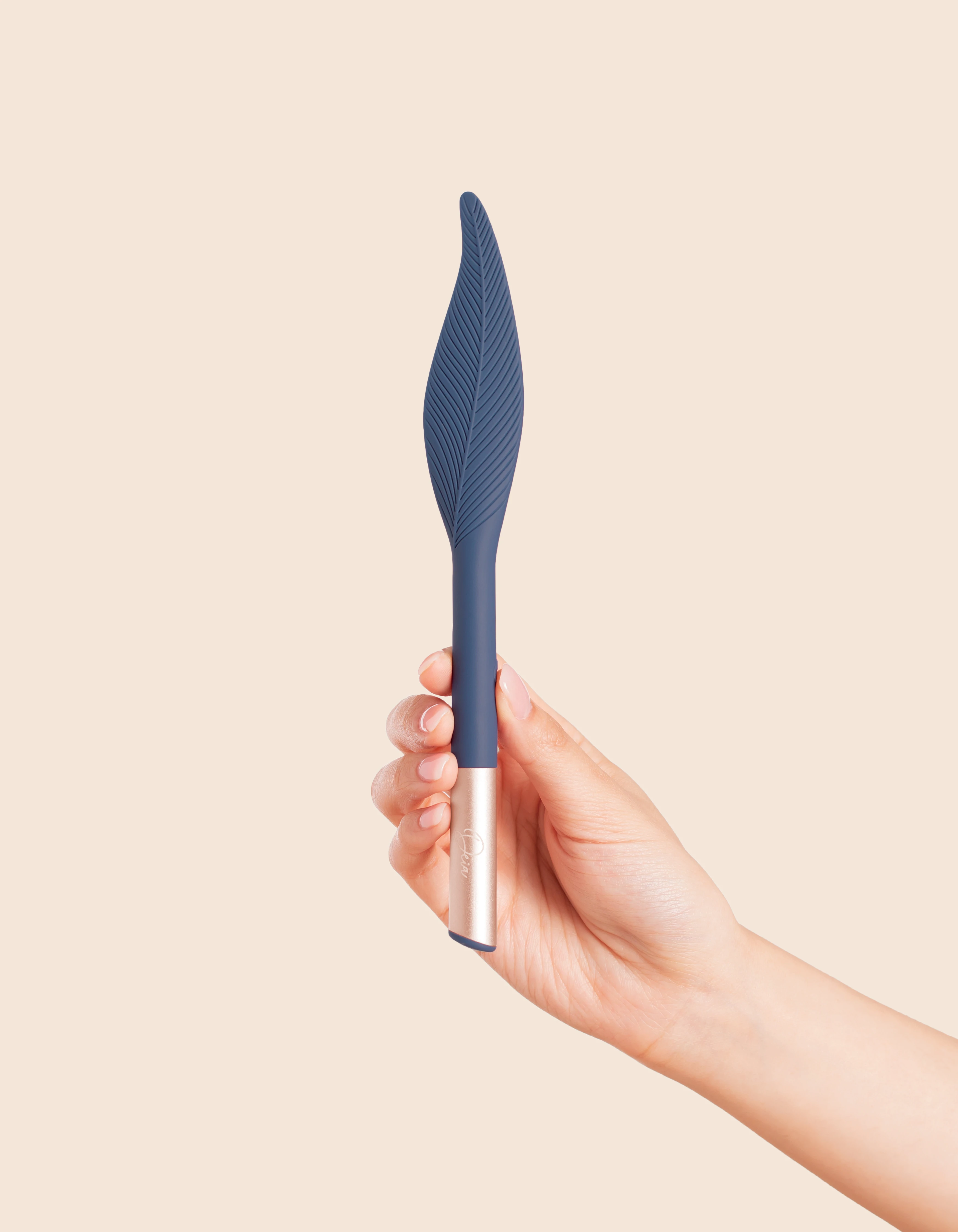 Deia Vibrating Feather – Waterproof Rechargeable Feather Tickler Vibrator