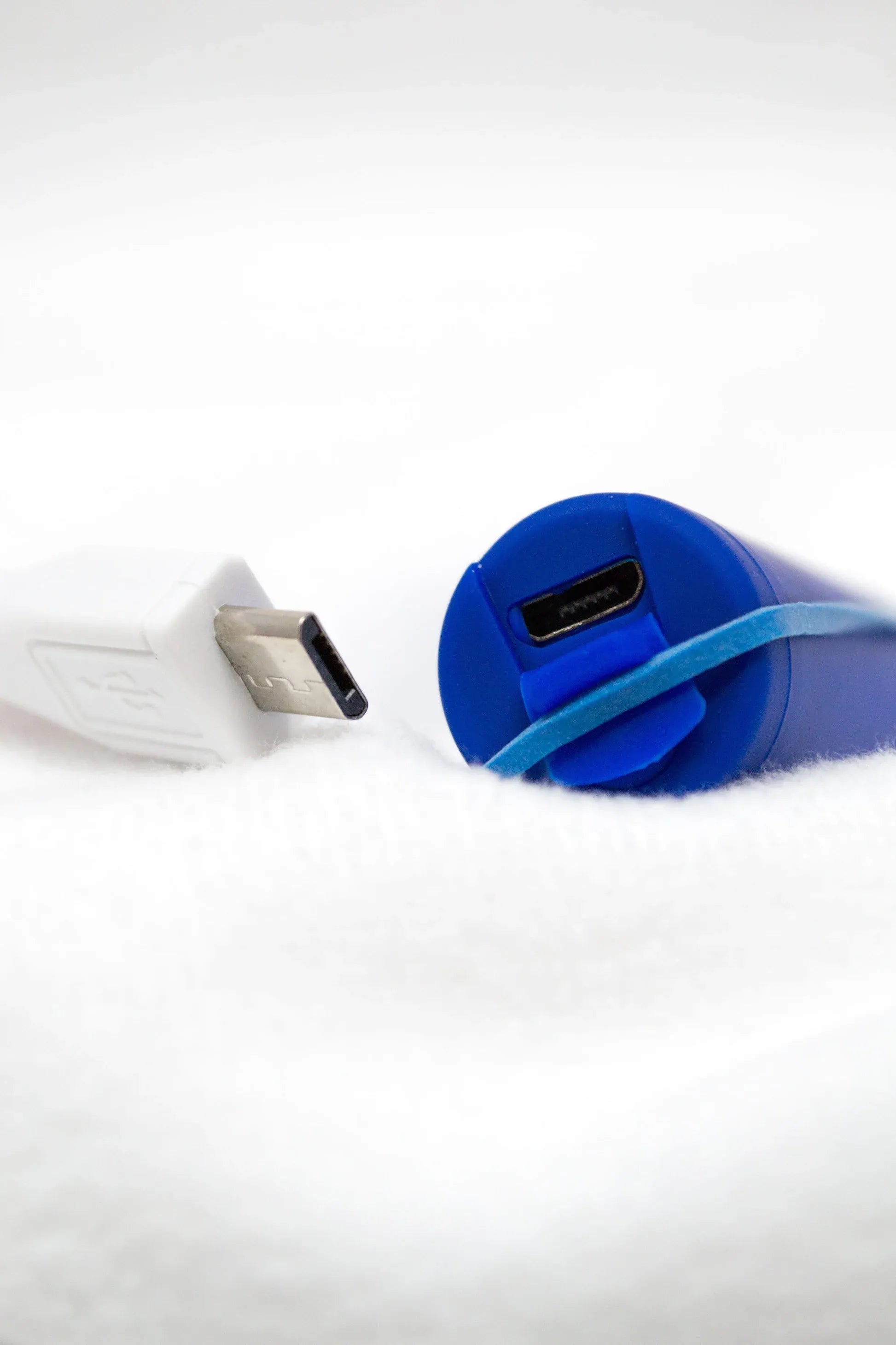 Dame Zee Bullet Vibrator – Compact Rechargeable Bullet Vibe