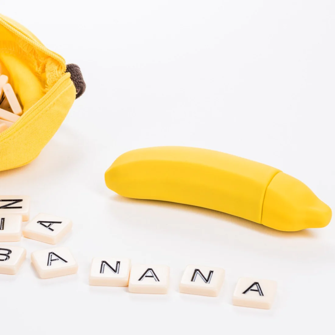 Emojibator Banana Vibrator – Waterproof Rechargeable Banana Vibrator