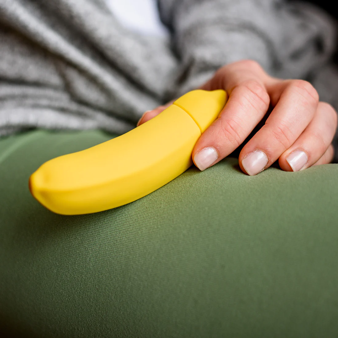 Emojibator Banana Vibrator – Waterproof Rechargeable Banana Vibrator