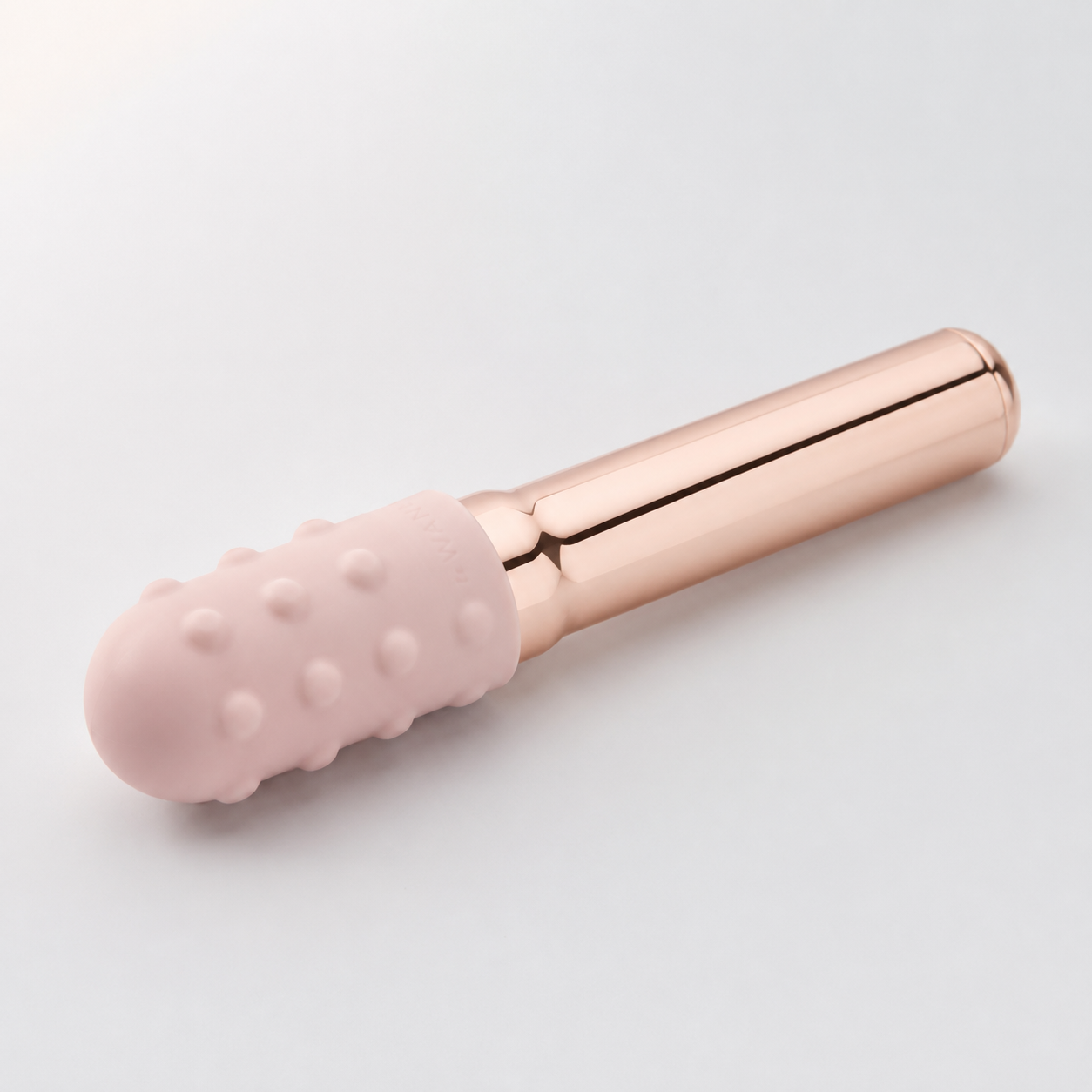 Le Wand Grand Bullet – Powerful Waterproof Rechargeable Bullet Vibrator