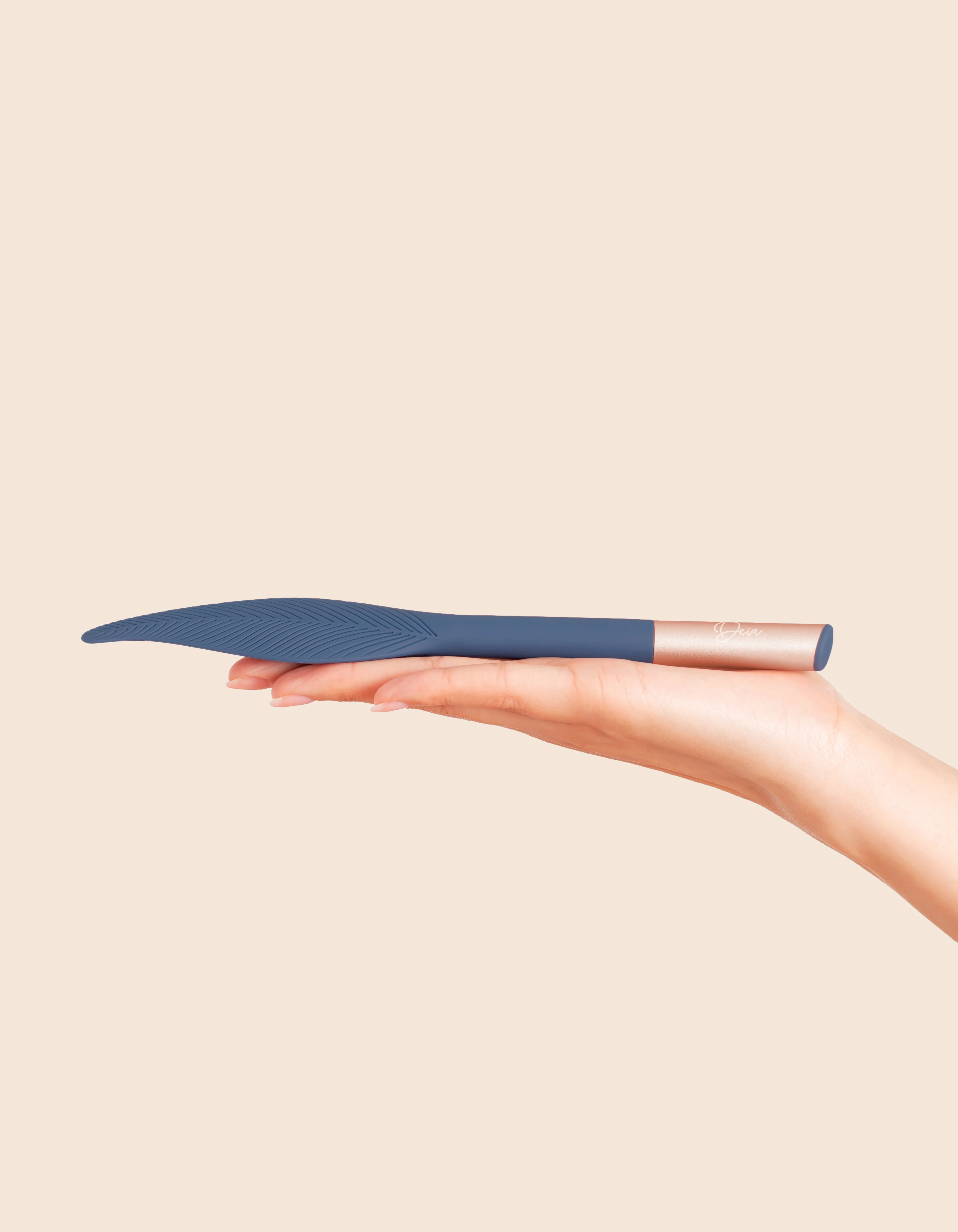 Deia Vibrating Feather – Waterproof Rechargeable Feather Tickler Vibrator