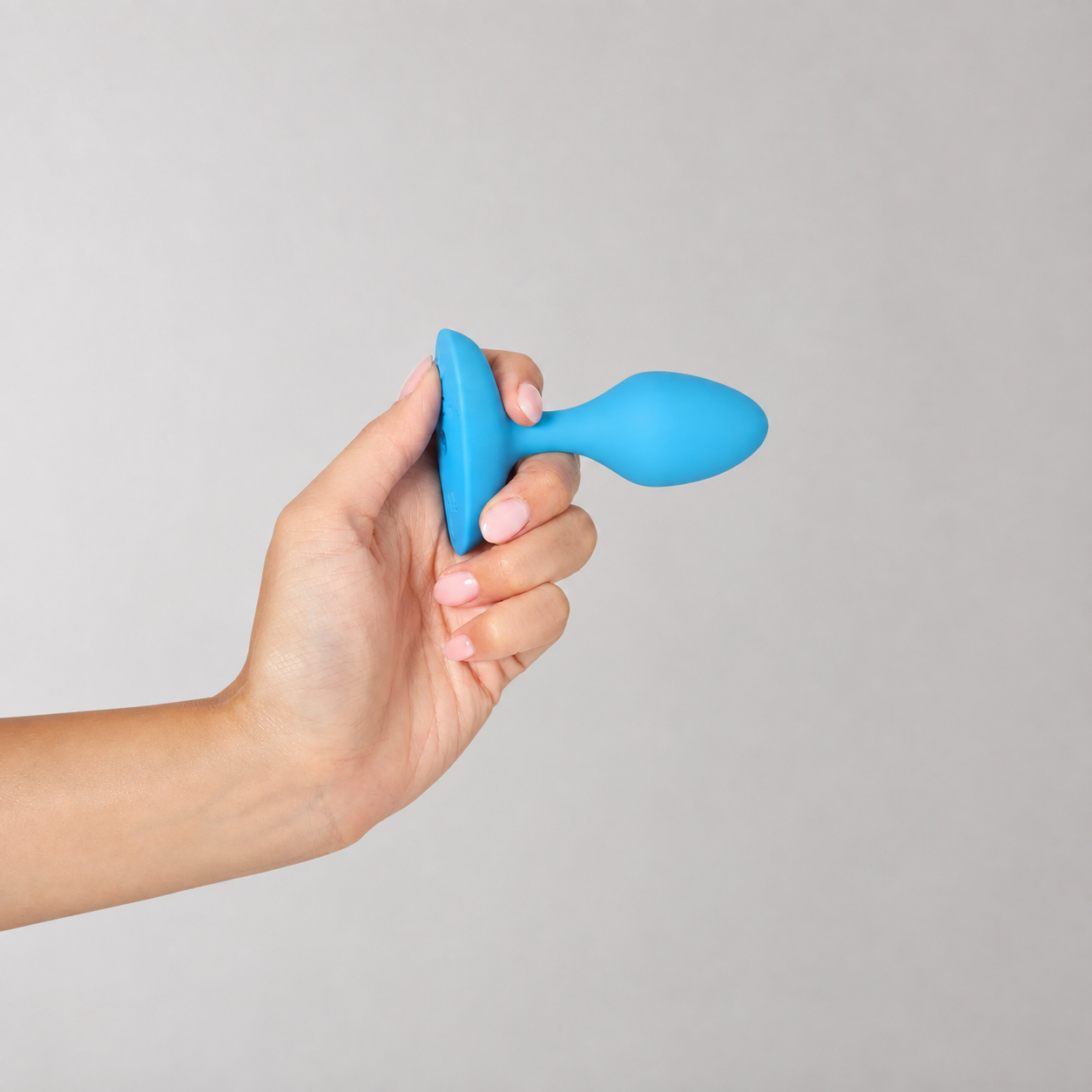 Plus One Luxe Vibrating Plug – Rechargeable Remote-Controlled Anal Plug