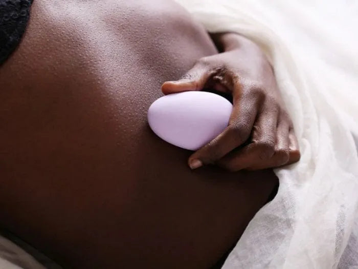 Je Joue Mimi Soft Silicone Vibrator – Palm-Sized Waterproof Clitoral Vibrator