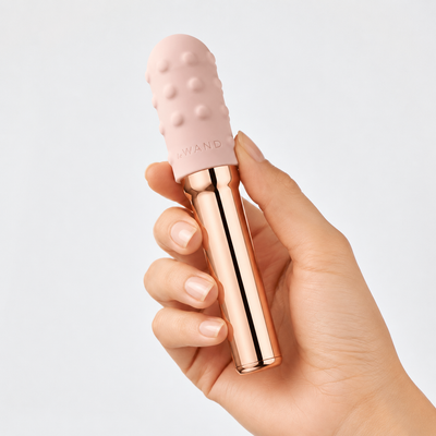 Le Wand Grand Bullet – Powerful Waterproof Rechargeable Bullet Vibrator