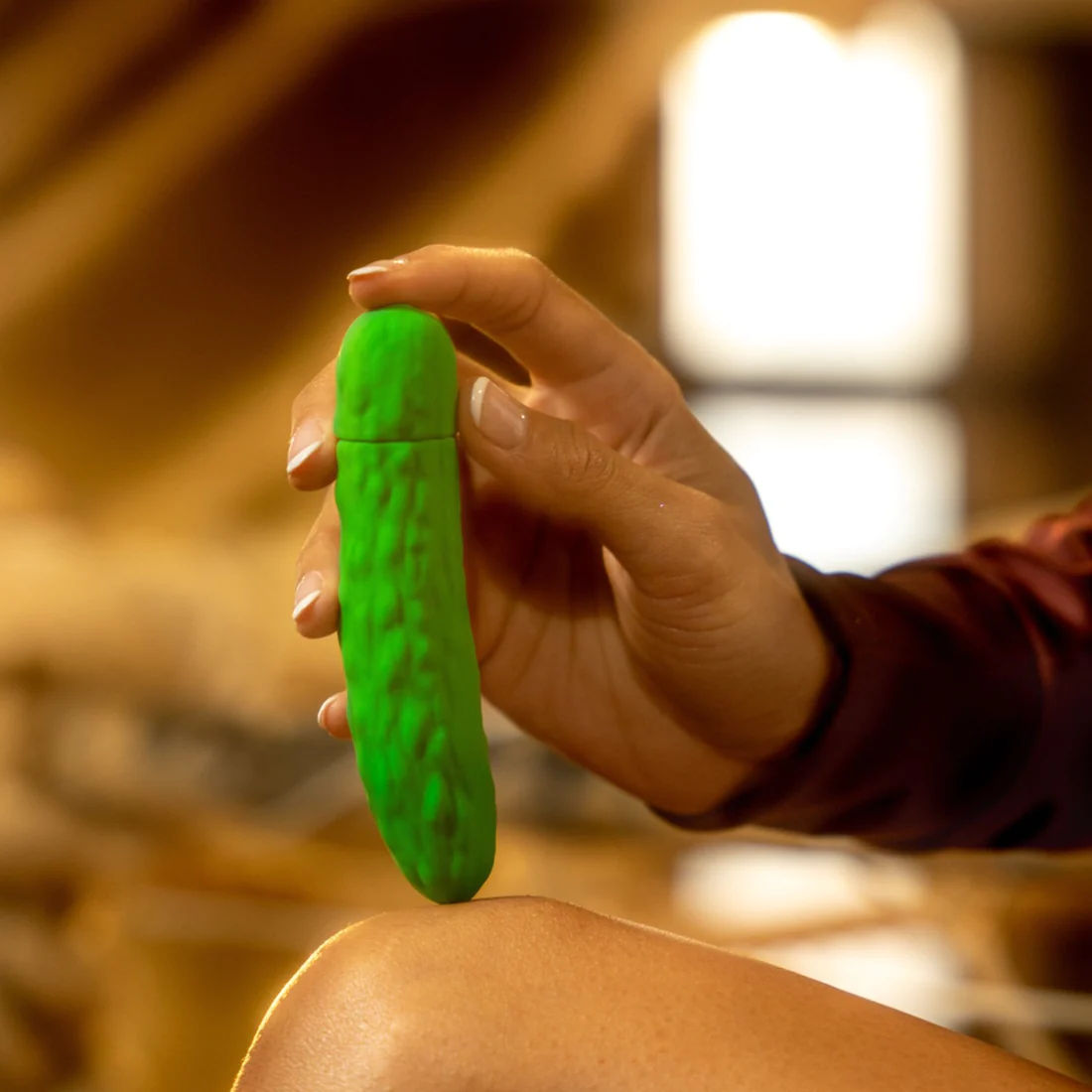 Emojibator Pickle Vibrator – Waterproof Rechargeable Pickle Vibrator