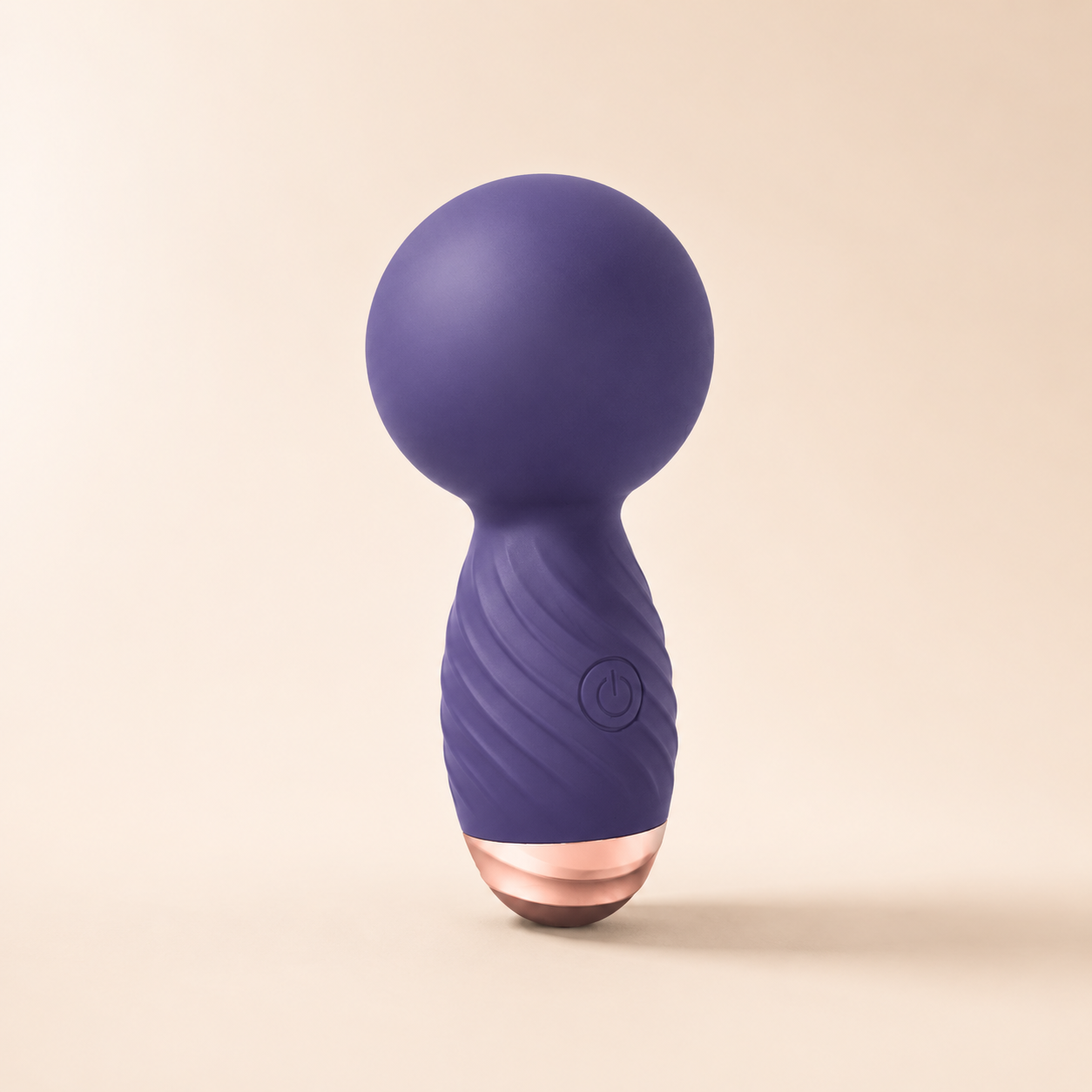 Love to Love Itsy Bitsy Mini Wand Vibrator – Compact Splashproof Mini Wand