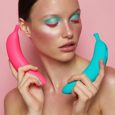 Love to Love Oh Oui Banana Vibrator – Playful Silicone Banana Vibrator
